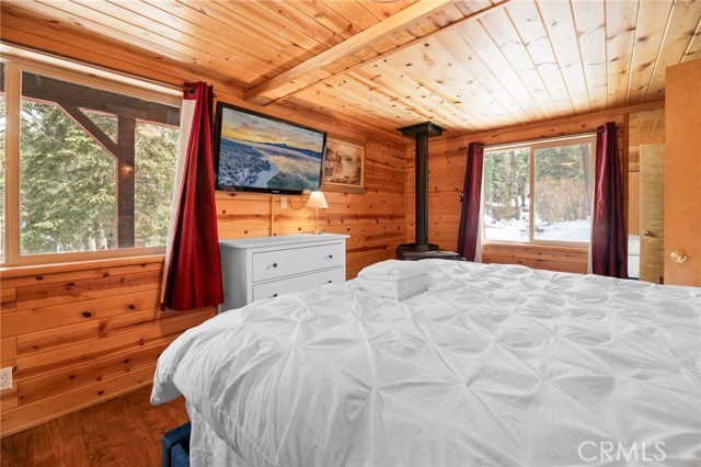 Detail Gallery Image 16 of 32 For 43339 Deer Canyon Rd, Big Bear Lake,  CA 92315 - 2 Beds | 2 Baths