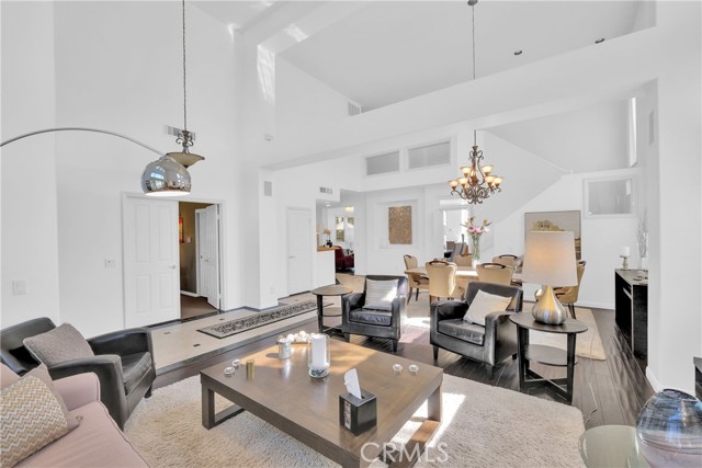 Detail Gallery Image 35 of 62 For 515 Chippendale Ave, Simi Valley,  CA 93065 - 5 Beds | 4 Baths