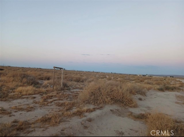 12 E Avenue D-12, Lancaster CA: https://media.crmls.org/medias/eb995c4e-f73f-45d5-b77a-2a40b30f9cc4.jpg