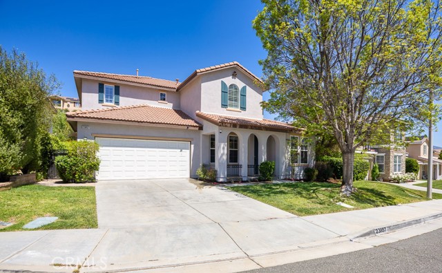 23857 Rio Rancho Way, Valencia CA: https://media.crmls.org/medias/eb99ab4d-6913-4519-8f19-ff6b3b0d78c3.jpg