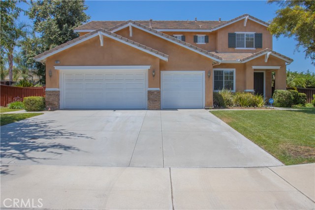 8311 Barnwood Ln, Riverside, CA 92508