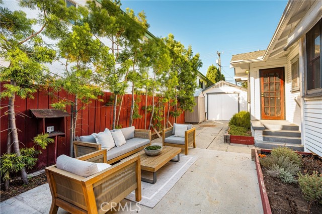 373 Gladys Avenue photo 28
