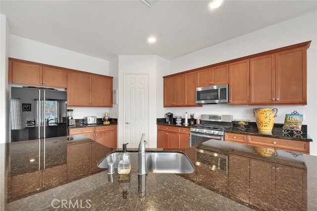 322 Forked Run, Beaumont CA: https://media.crmls.org/medias/eb9beb0f-cb95-4885-8803-03cf62b826c9.jpg