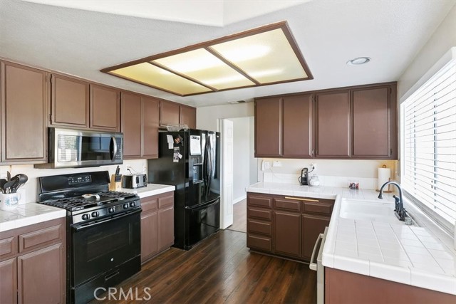 Detail Gallery Image 17 of 49 For 20628 Mesa Oak Dr, Riverside,  CA 92508 - 4 Beds | 3 Baths