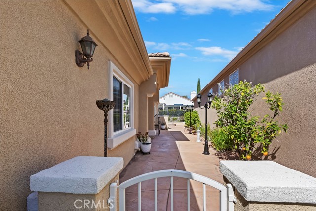 Detail Gallery Image 4 of 47 For 39965 via Oporta, Murrieta,  CA 92562 - 3 Beds | 2 Baths