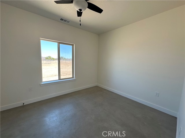 Detail Gallery Image 22 of 34 For 12595 Central Rd, Apple Valley,  CA 92307 - 4 Beds | 3 Baths