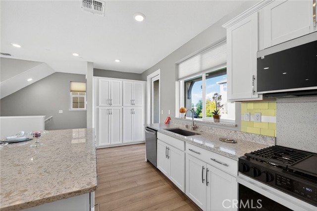 Detail Gallery Image 11 of 67 For 1303 Antonella, Hayward,  CA 94541 - 3 Beds | 3/1 Baths