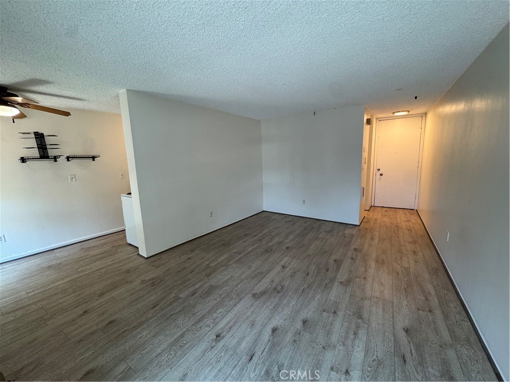 https://media.crmls.org/medias/eb9d33a6-f195-4ad8-be00-3c083c1db596.jpg?preset=X-Large