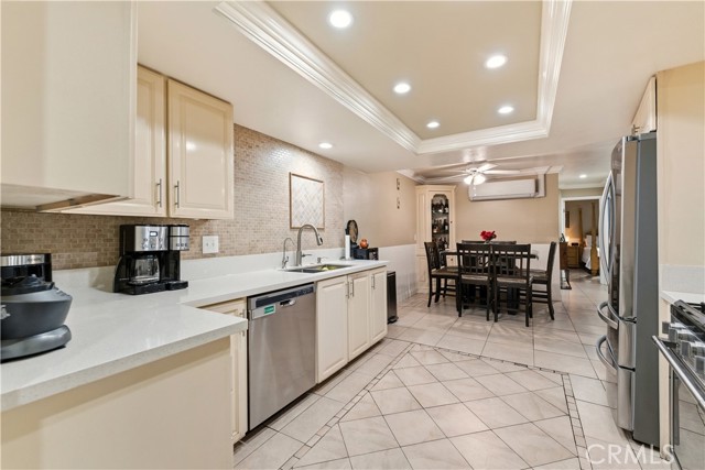 Detail Gallery Image 7 of 10 For 133 Colombo Ln, Tustin,  CA 92780 - 3 Beds | 2 Baths