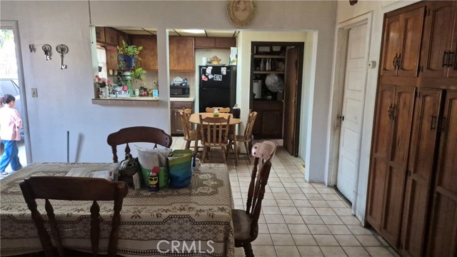 616 N St Louis Street, Los Angeles CA: https://media.crmls.org/medias/eb9df325-77bd-4e2e-8a3b-85d22e6c6fb4.jpg