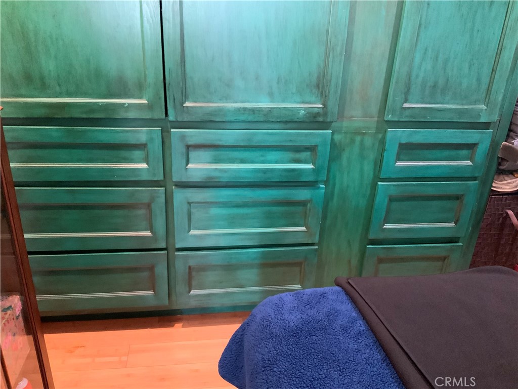 https://media.crmls.org/medias/eb9e4af1-4ea3-4970-a973-0134599417da.jpg?preset=X-Large
