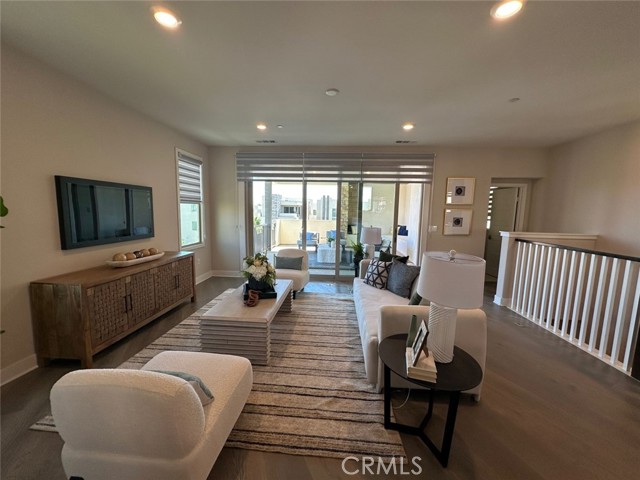 195 Stellar, Irvine CA: https://media.crmls.org/medias/eb9e4daa-da02-4615-b72e-5046611b4b2d.jpg