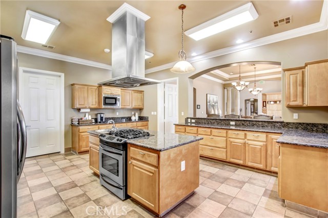 Detail Gallery Image 7 of 68 For 31454 Polo Creek Dr, Temecula,  CA 92591 - 5 Beds | 4/1 Baths