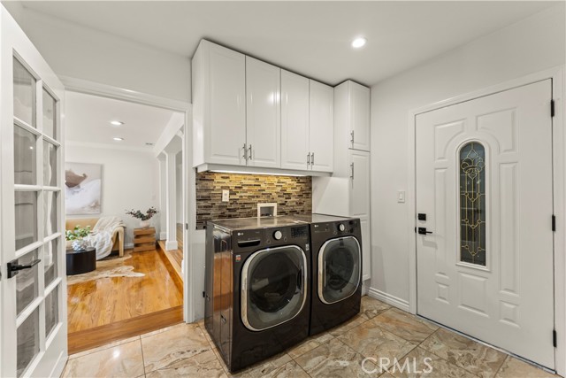Detail Gallery Image 19 of 43 For 4428 Saugus Ave, Sherman Oaks,  CA 91403 - 4 Beds | 4 Baths