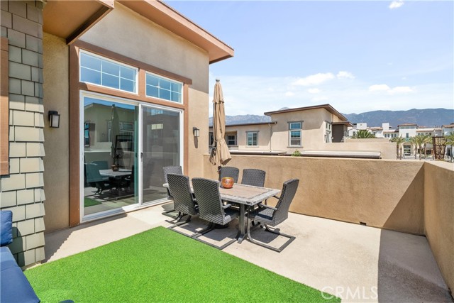 7387 Solstice Place, Rancho Cucamonga CA: https://media.crmls.org/medias/eb9e9409-d283-4f4e-b3a5-cd3140d09ade.jpg