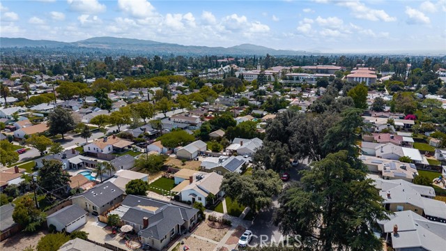 1326 Clock Avenue, Redlands CA: https://media.crmls.org/medias/eb9f744f-67ad-44b4-9383-3c4481349c9a.jpg