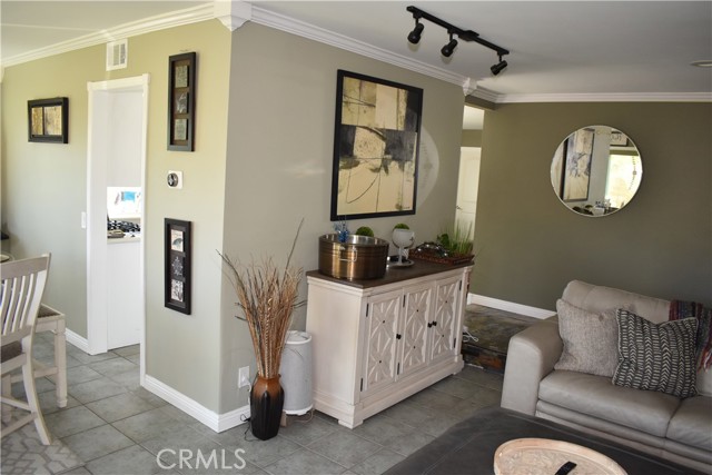 Detail Gallery Image 10 of 29 For 956 E Gladwick St, Carson,  CA 90746 - 4 Beds | 3 Baths
