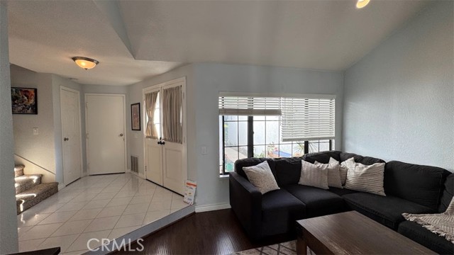 Detail Gallery Image 7 of 22 For 3 Shadow Hill Ln, Laguna Hills,  CA 92653 - 3 Beds | 2/1 Baths