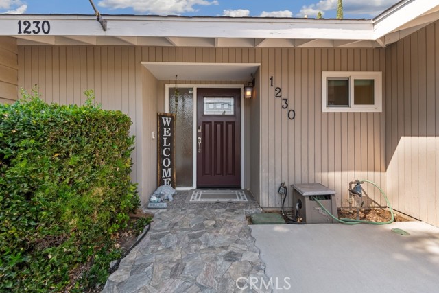 Detail Gallery Image 5 of 42 For 1230 W Cypress Ave, Redlands,  CA 92373 - 4 Beds | 2/1 Baths