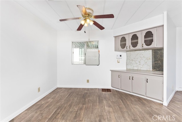 35011 Avenue E, Yucaipa CA: https://media.crmls.org/medias/eba0a772-a888-4273-8d68-53ebf0104a7c.jpg