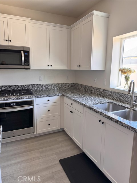 Detail Gallery Image 17 of 52 For 539 Hydrangea St, Hemet,  CA 92543 - 4 Beds | 3/1 Baths