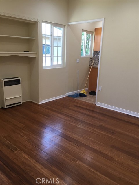 1348 E 23rd Street, Los Angeles CA: https://media.crmls.org/medias/eba0cdb2-77fd-4160-bdb0-9fdb10820e43.jpg