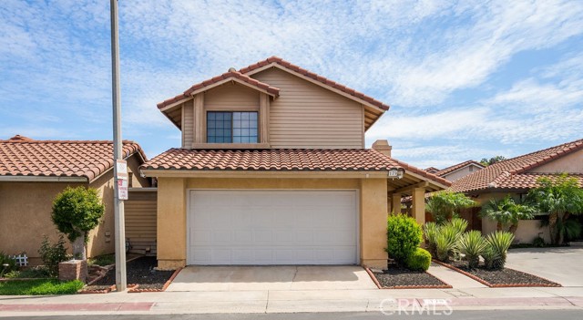 Image 2 for 179 Mistletoe Dr, Corona, CA 92879