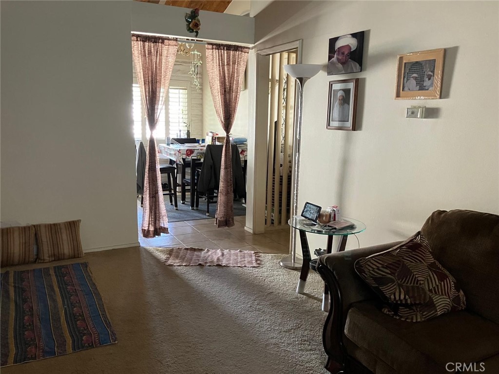 https://media.crmls.org/medias/eba2b731-393d-4237-9e74-8c39a44212cc.jpg?preset=X-Large