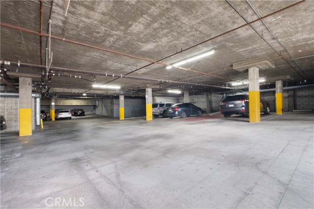 433 S Manhattan, Los Angeles CA: https://media.crmls.org/medias/eba3aa1a-c908-4b12-b6da-52f40d5cabb0.jpg