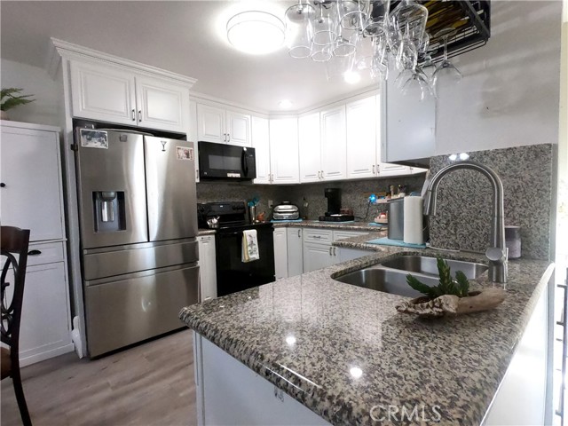Detail Gallery Image 9 of 50 For 21372 Brookhurst St #417,  Huntington Beach,  CA 92646 - 3 Beds | 2 Baths
