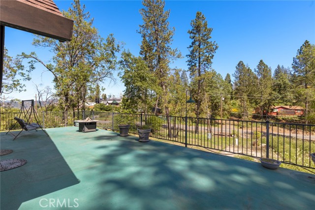 3 Town Hill Way, Berry Creek CA: https://media.crmls.org/medias/eba54ecc-9ccb-4646-a811-97367aa41cd7.jpg