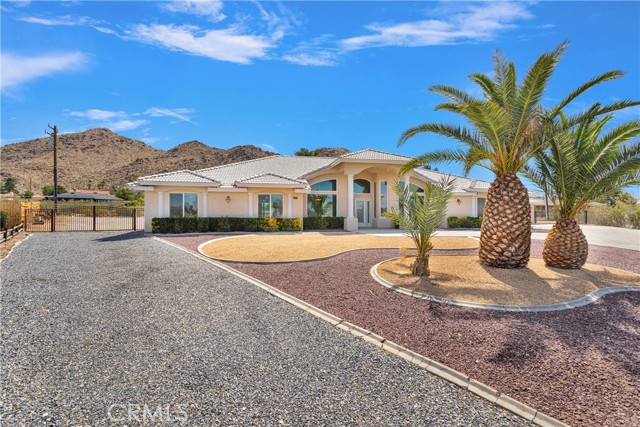 19410 Allegheny Court, Apple Valley CA: https://media.crmls.org/medias/eba58de0-c052-436e-a066-90e4e87d2c11.jpg