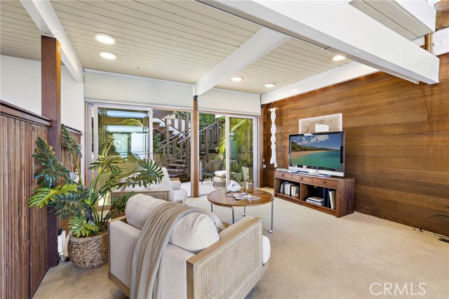 Detail Gallery Image 10 of 50 For 2581 Iris, Laguna Beach,  CA 92651 - 3 Beds | 2/1 Baths
