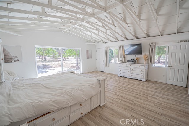 35356 Sierra Vista Drive, Agua Dulce CA: https://media.crmls.org/medias/eba607e4-b2af-4b84-b54e-a990409e4704.jpg
