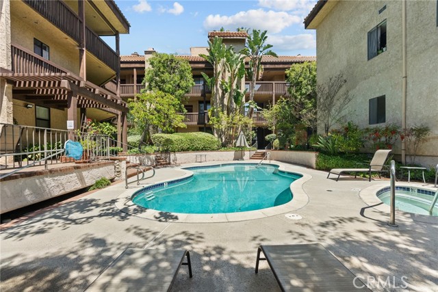 Detail Gallery Image 23 of 28 For 13214 Moorpark St #108,  Sherman Oaks,  CA 91423 - 2 Beds | 2 Baths
