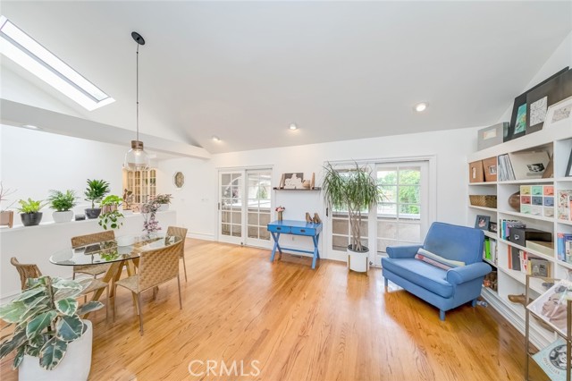 516 Orange Grove Avenue, South Pasadena CA: https://media.crmls.org/medias/eba6d163-ede1-4679-b659-218715041efb.jpg