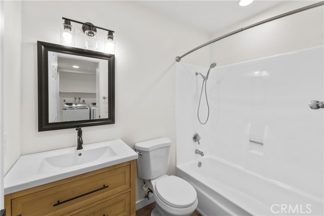 Detail Gallery Image 11 of 28 For 51 Golden Glen St #1,  Irvine,  CA 92604 - 3 Beds | 2 Baths