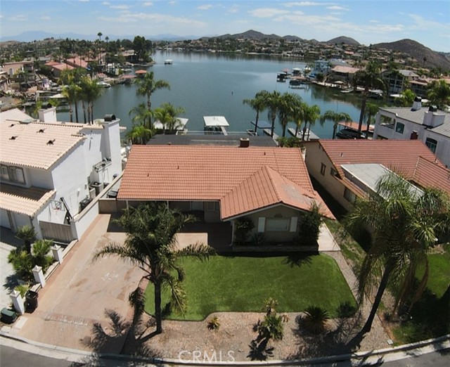Detail Gallery Image 1 of 19 For 30280 Longhorn Dr, Canyon Lake,  CA 92587 - 3 Beds | 2 Baths