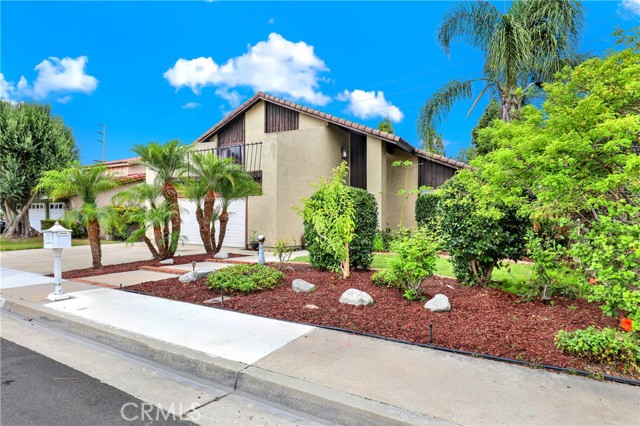 18417 Mount Kristina Street, Fountain Valley CA: https://media.crmls.org/medias/eba7536a-d668-4413-9d0b-6491dddc1dce.jpg