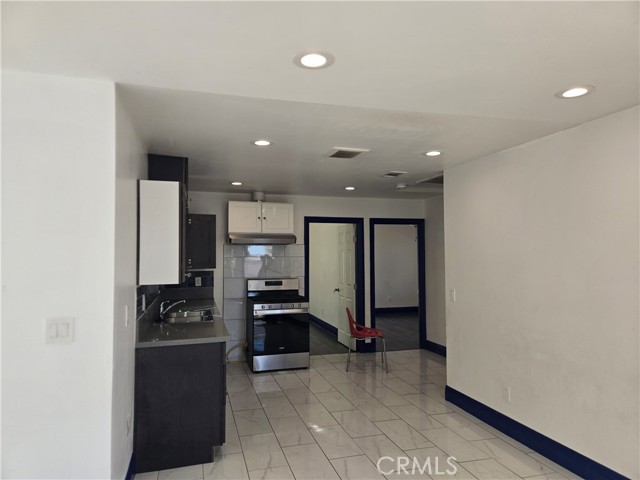 Detail Gallery Image 3 of 9 For 16684 Forrest Ave #2, Victorville,  CA 92395 - 3 Beds | 1 Baths