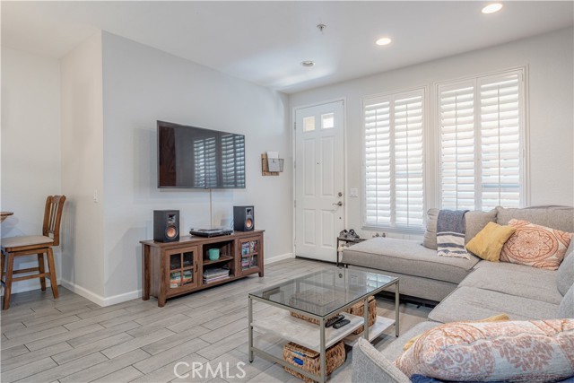 Detail Gallery Image 8 of 32 For 368 Gullotti Pl, Placentia,  CA 92870 - 2 Beds | 2 Baths