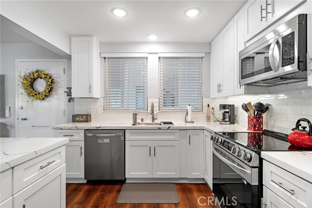 Detail Gallery Image 3 of 27 For 256 Calle Aragon #D,  Laguna Woods,  CA 92637 - 2 Beds | 2 Baths