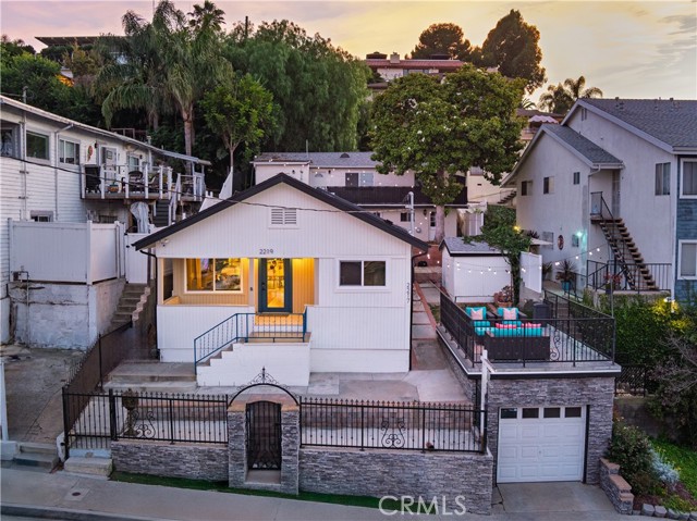 2217 S Gaffey Street, San Pedro CA: https://media.crmls.org/medias/eba83bb7-2a9e-435f-985b-eae9cfb3846b.jpg