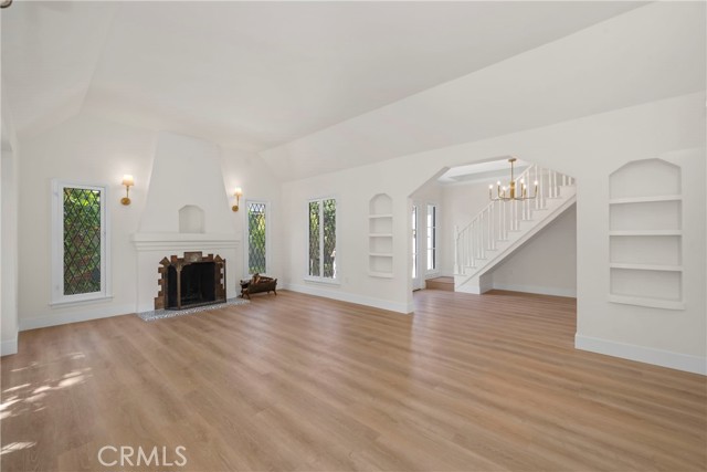 2404 N Poinsettia, Santa Ana CA: https://media.crmls.org/medias/eba86a64-a8a4-4c53-b4d1-b17f4b7ff52e.jpg