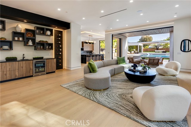 22930 Dolorosa Street, Woodland Hills CA: https://media.crmls.org/medias/eba8f03c-827d-4c6b-ae10-41c7de5b72ac.jpg