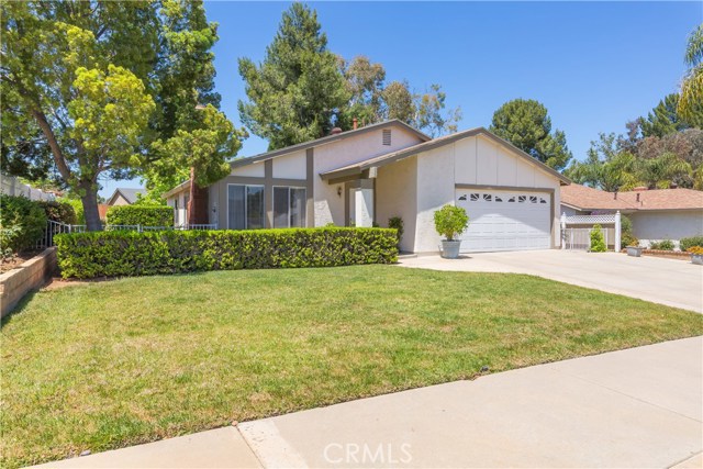 2406 Mesquite Ln, Corona, CA 92882