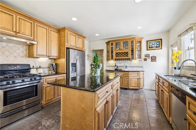 Detail Gallery Image 17 of 58 For 13621 Erwin St, Van Nuys,  CA 91401 - 4 Beds | 3 Baths