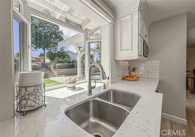 843 Encino Vista Drive, Thousand Oaks CA: https://media.crmls.org/medias/eba9da93-6990-4424-bfde-d78f97f45c40.jpg