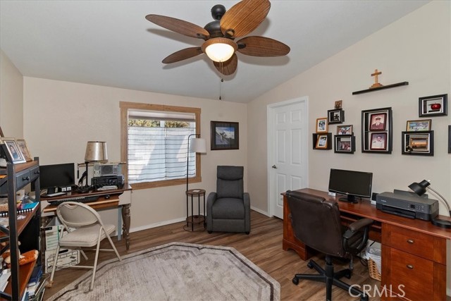 391 Montclair Dr, Big Bear City CA: https://media.crmls.org/medias/ebaa1a55-0f1f-4774-925d-9026d8360123.jpg