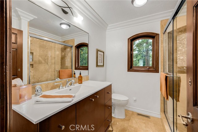 29162 Bald Eagle Ridge, Lake Arrowhead CA: https://media.crmls.org/medias/ebaa94a5-5871-4193-82b1-4da106fc7a00.jpg